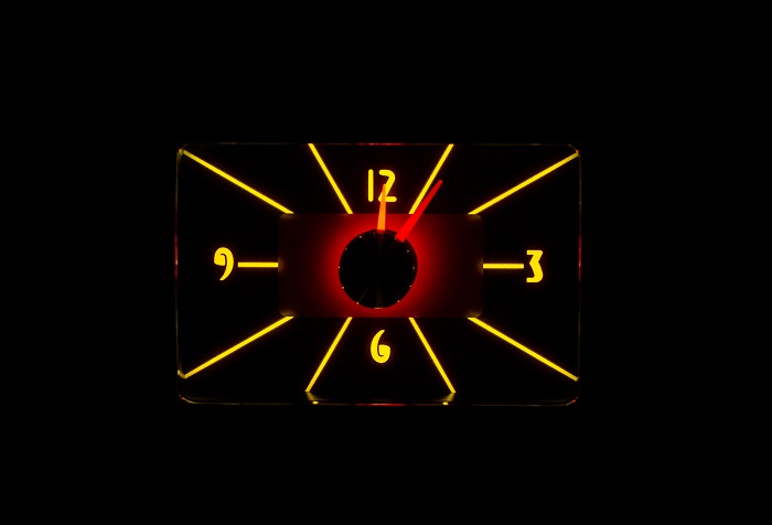 RLC-40F Clock Gauge Yellow Flare Night View