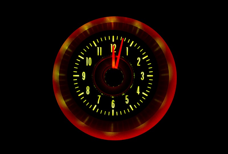 RLC-64C-VET Clock Gauge Yellow Flare Night View